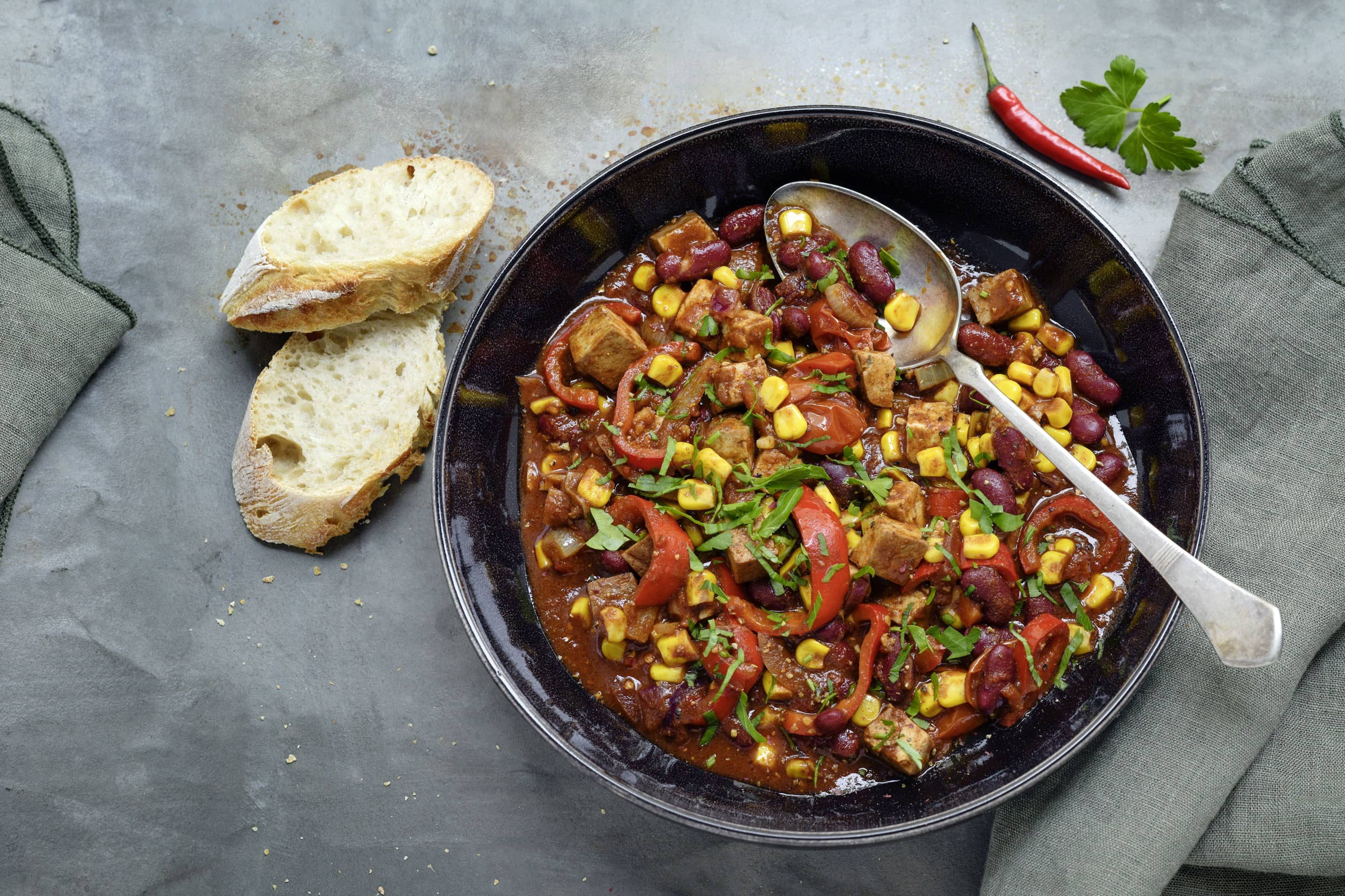 Chili sin Carne mit Mais und Bohnen - Rezept | Kotányi