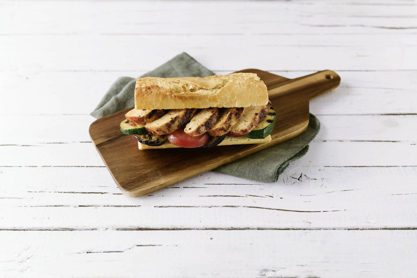 Haehnchen-Filet mit Magic-Dust und Grillgemuese im Baguette