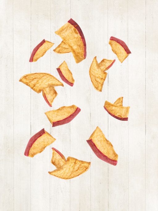 einzelne fliegende Apfel Chips