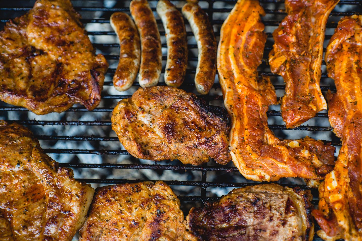 Marininertes Felisch auf einem Grill