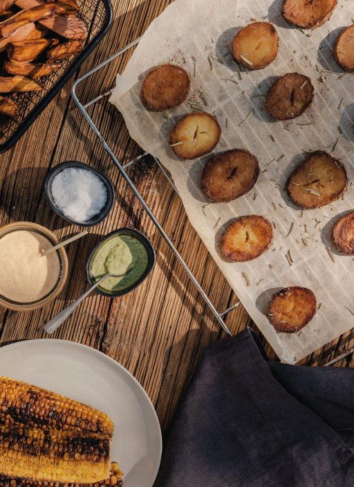 Gegrillte Kartoffeln, Ofenkartoffeln und Potato Wedges mit verschiedenen Saucen
