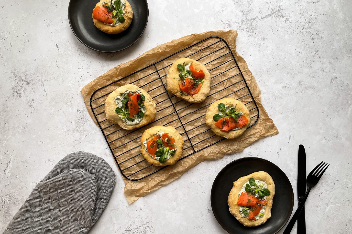 Mini Pizzen Nordic Style auf dem Rost