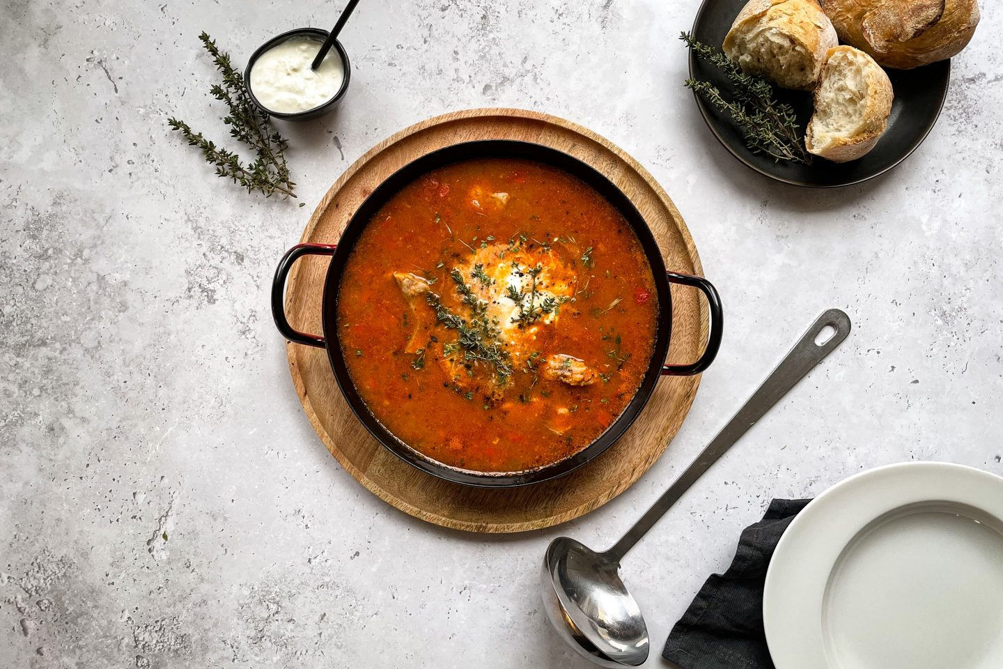 Ein Teller Pannonische Fischsuppe